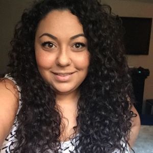 Meet your Posher, Suzanne